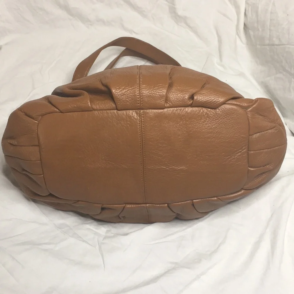 BODHI  LUGGAGE Brown with gold hardware LEATHER